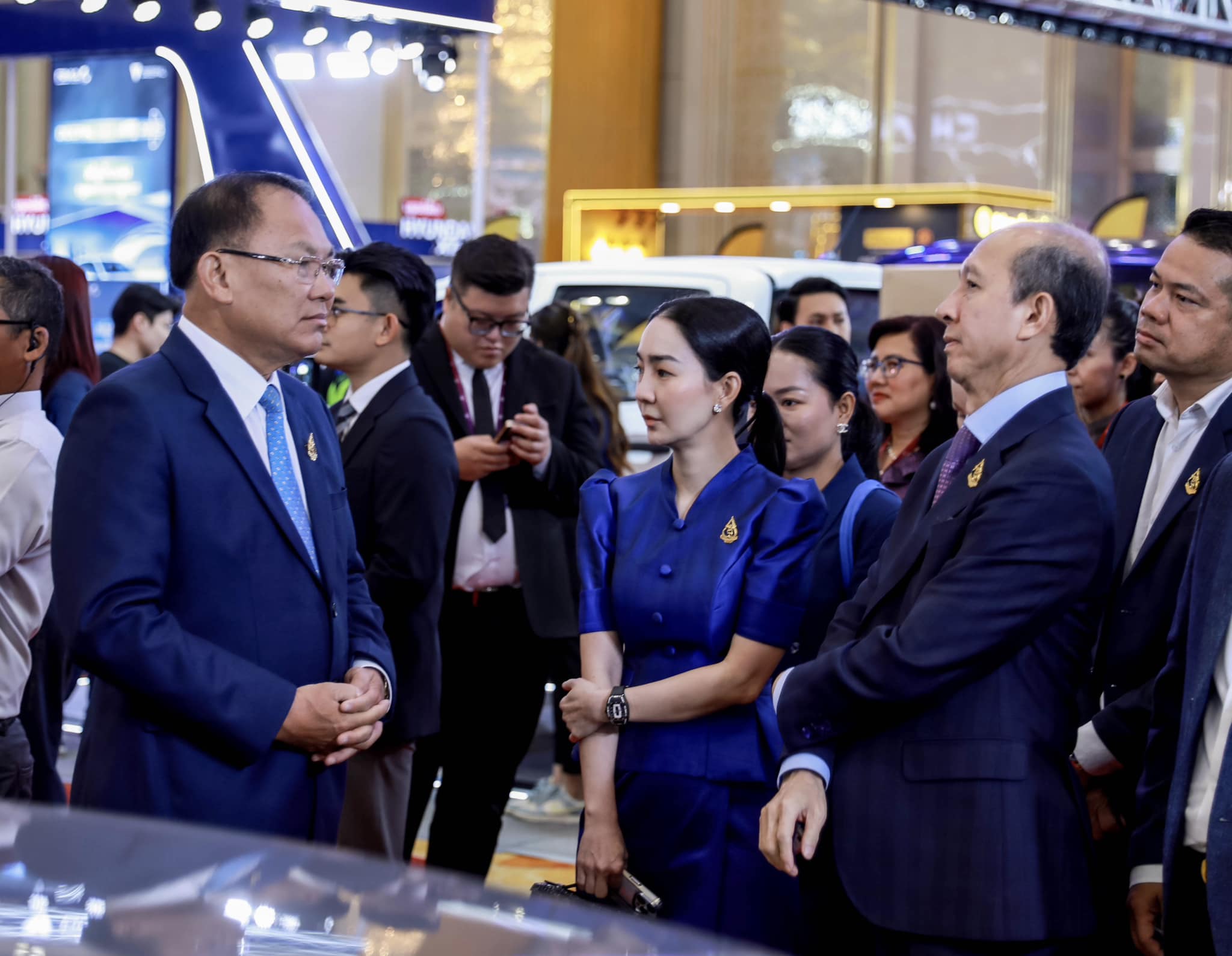 Neak Ouknha Kuon Thida closeup.jpg